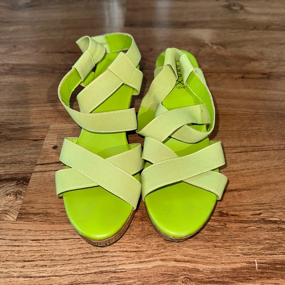 Y2K style Max Rave lime green wedges - Picture 2 of 4